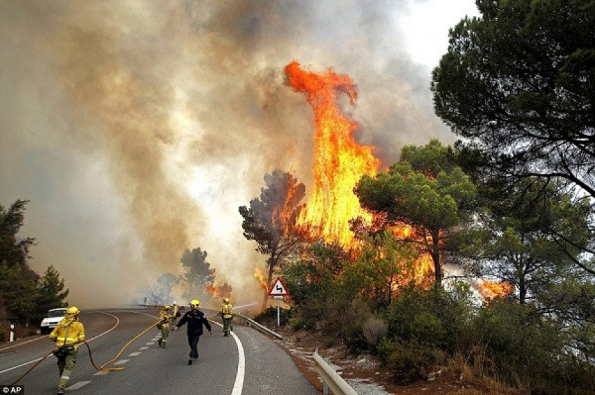 Španija: Zbog požara evakuisano 3.000 ljudi