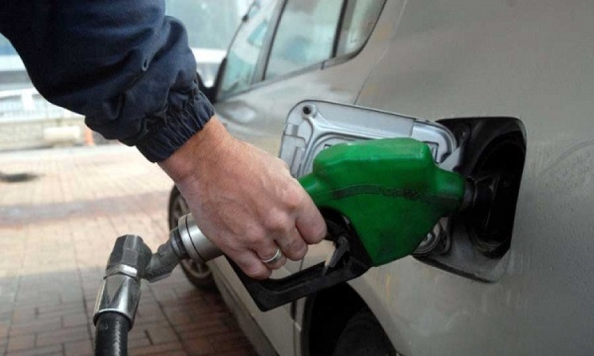 Cijene goriva padaju, troškovi života rastu