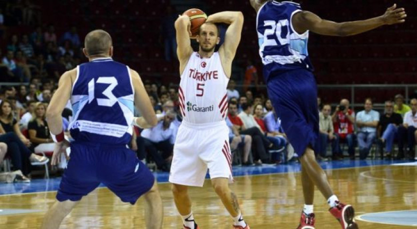 Poraz „Zmajeva“ na startu turnira u Istanbulu!