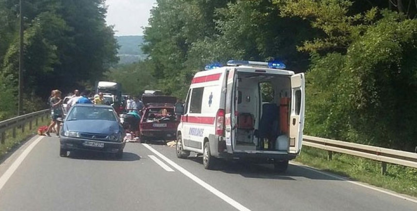 U lančanom sudaru četvoro povrijeđenih