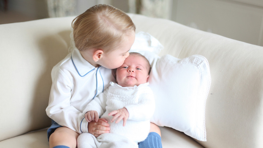 Принц Џорџ и принцеза Шарлот главне мете папараца