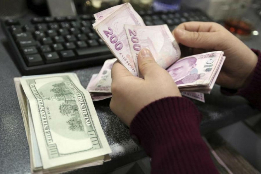 Рекордан пад турске лире у односу на долар
