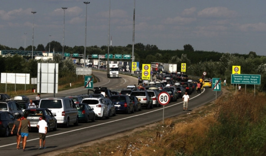 Pakao na Horgošu, čeka se pet sati