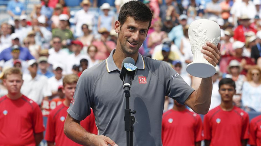Novak: Uzeću ga...kad Rodžer ode u penziju!