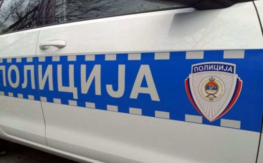 U eksploziji oštećena tri putnička vozila