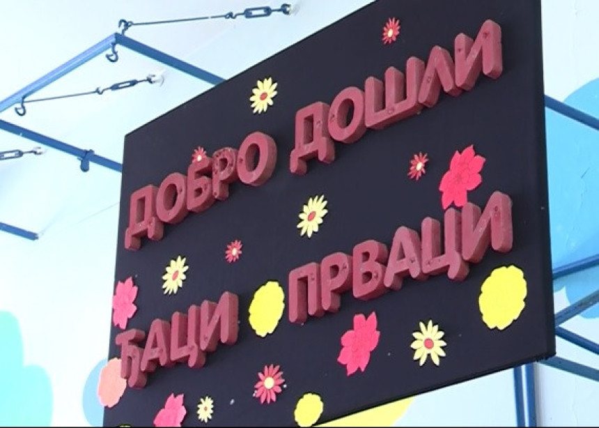 Počela škola: Sve manje učenika