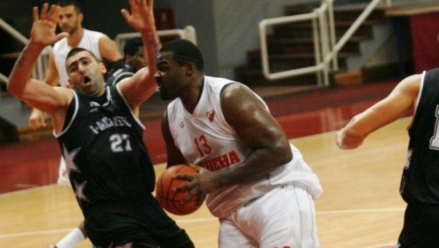 Debitovao Sofo, Zvezda jedva pobijedila!