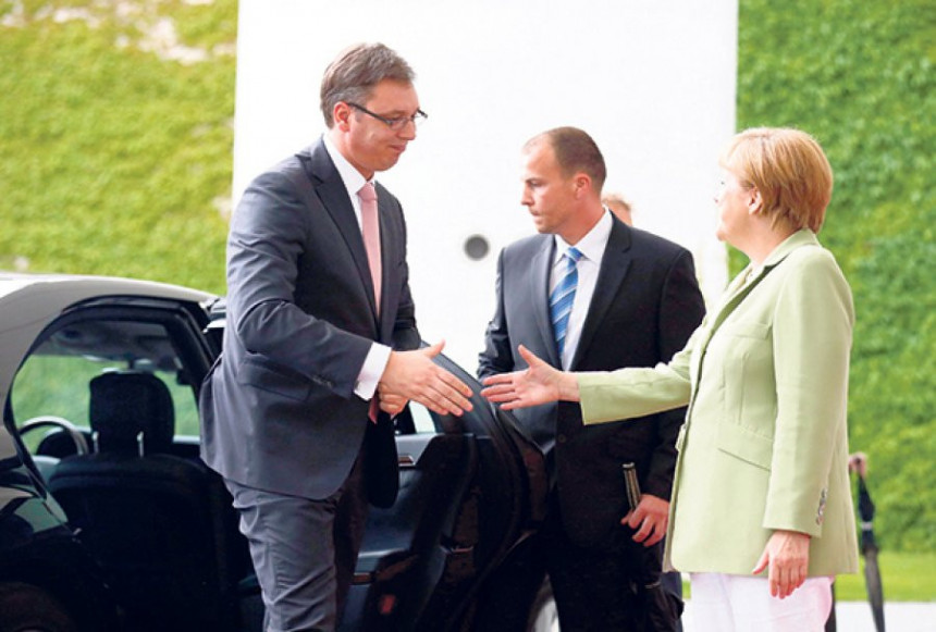Vučić danas u Berlinu sa Merkeolovom 