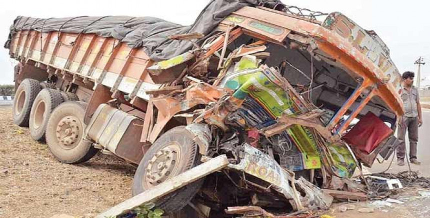 18 poginulih u Indiji, prevrnuo se kamion