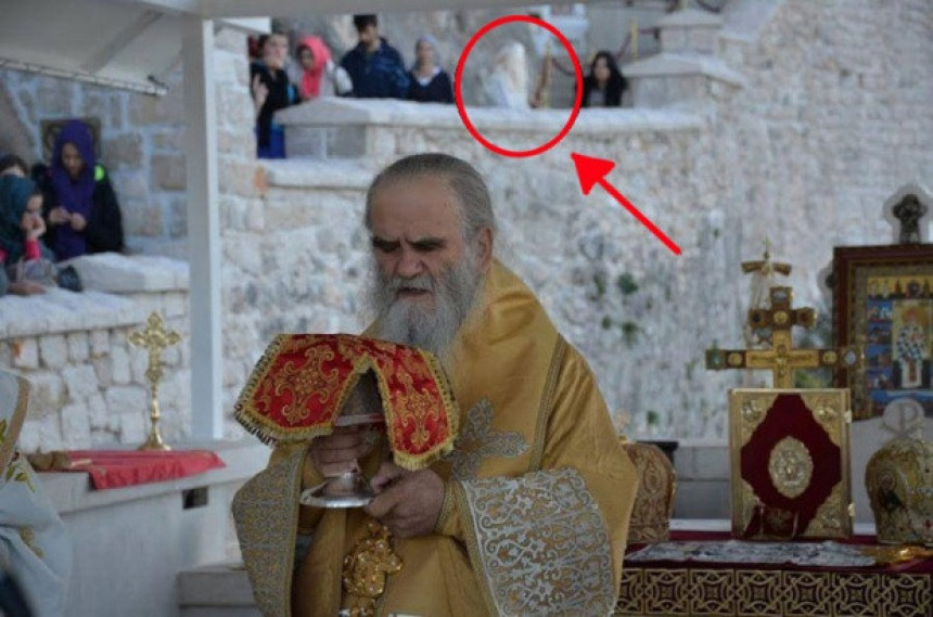 Pojavio se lik Svetog Vasilija u manastiru