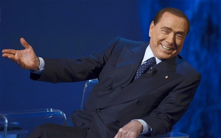 Берлускони три године не може у Украјину