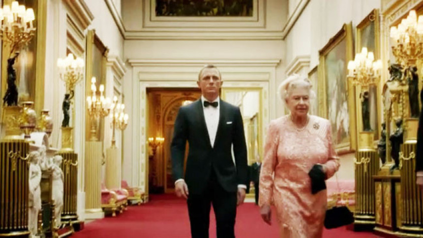 Краљица Елизабета ИИ на премијери новог филма о агенту 007