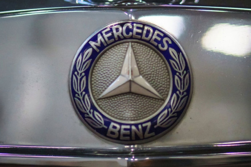 Direktor "Mercedesa" poslije pada preminuo