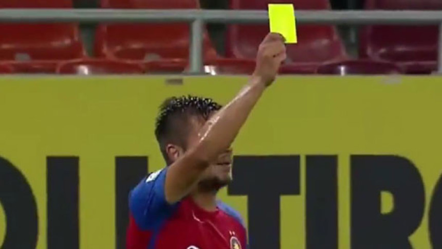 Видео: Судија, дај мало мени тај картон...!