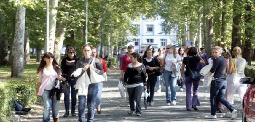 Studenti traže manje naknade za obnovu