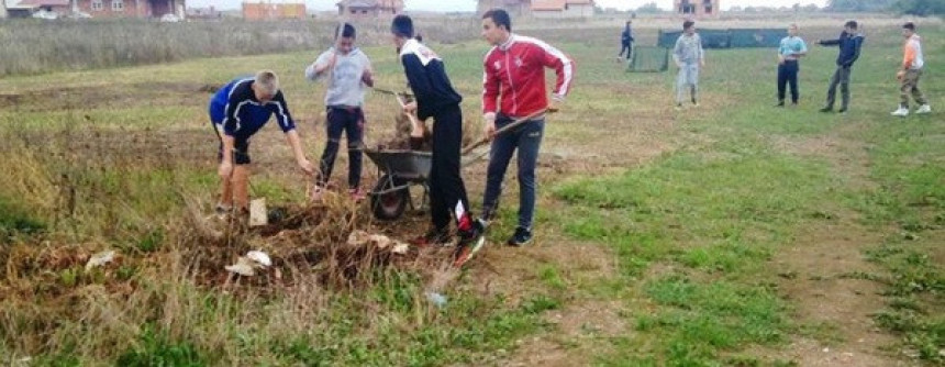 Mladi u Bijeljini mole za sportski teren