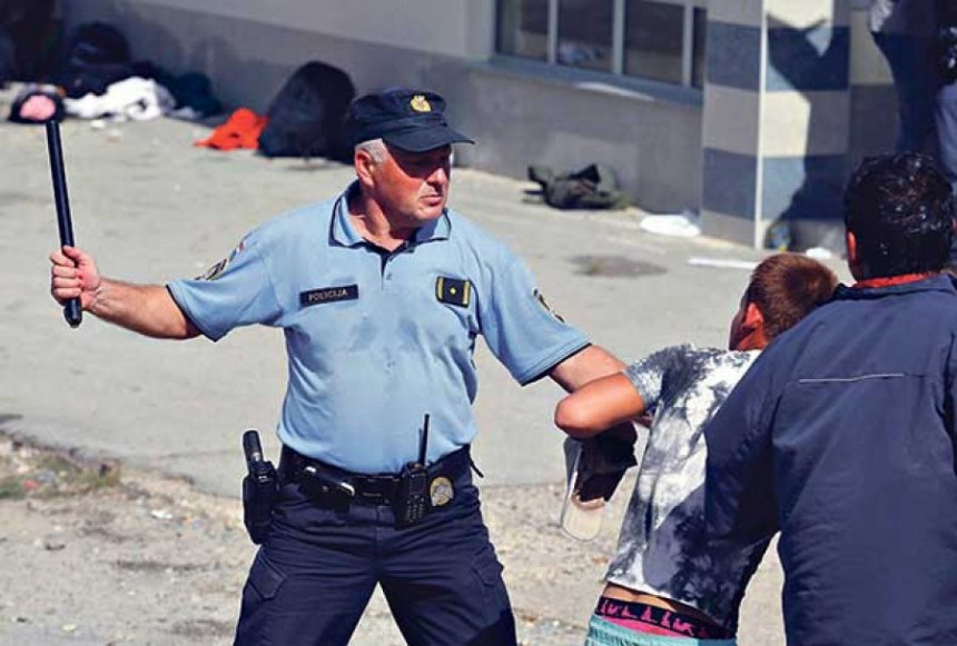 Hrvatska raspoređuje policiju na granici sa Crnom Gorom