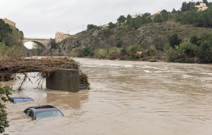 Француска ривијера: Поплаве - 13 погинулих