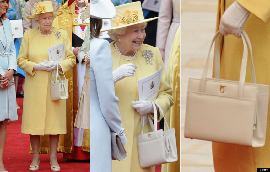 Шта то Елизабета Друга носи у својој торбици?