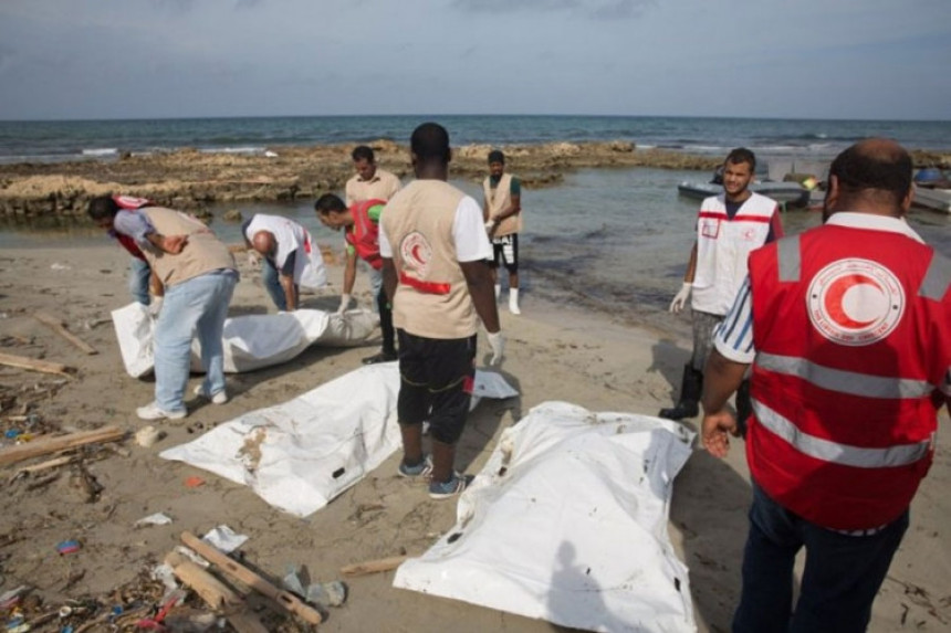 More izbacilo 85 leševa migranata