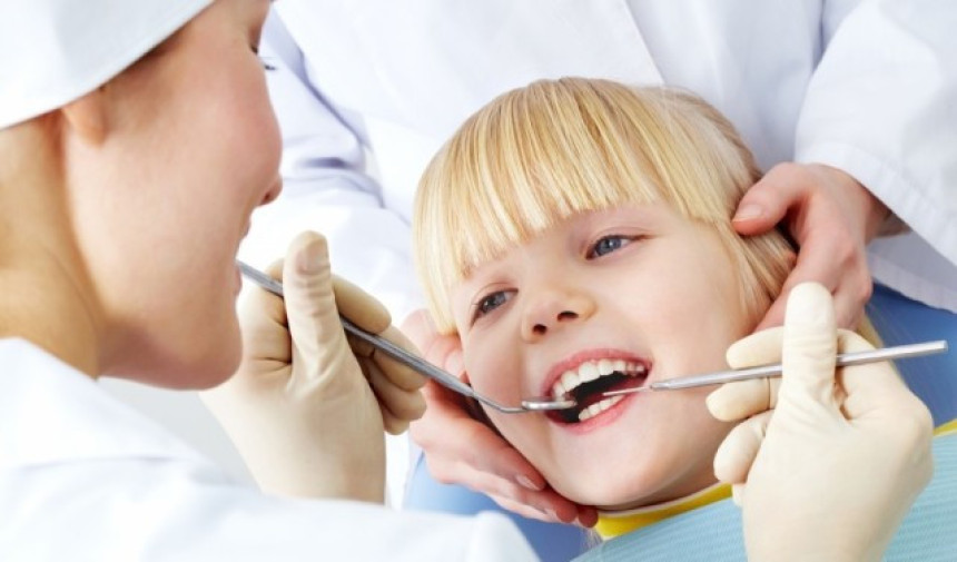 Kod djece prosječno šest pokvarenih zuba