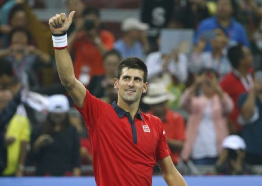 Peking: Nole za 55 minuta preslišao Žanga!