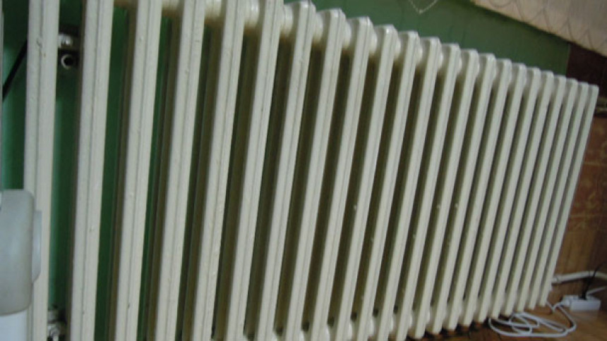 Plaćaju Toplanu, a griju se na rernu!