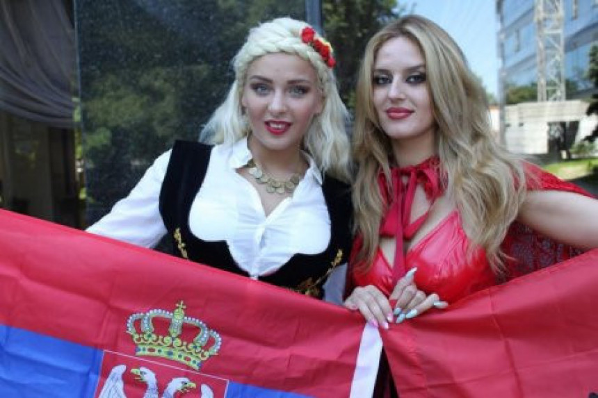 Ево ко су љепотице чија је фотографија залудела интернет током меча Албанија - Србија!