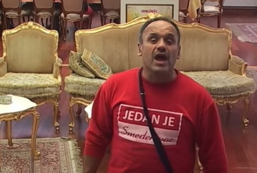 Zmaj od produkcije dobio lutku za seks!