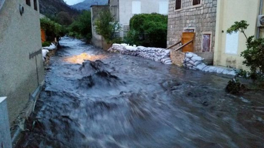 Hrvatska: Bujica na ulicama Trstenika