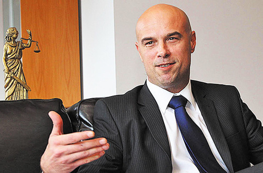 Tegeltiji 2 vozača, za regrese 70.000 KM