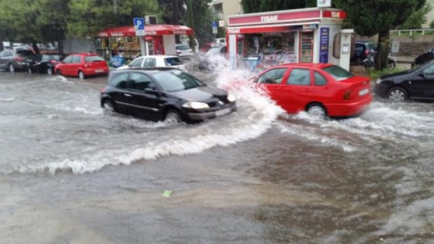 U Karlovcu haos: Poplavljeno 300 kuća