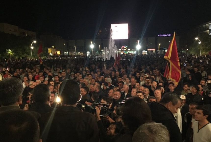 Milo Đukanović pobjegao iz zemlje