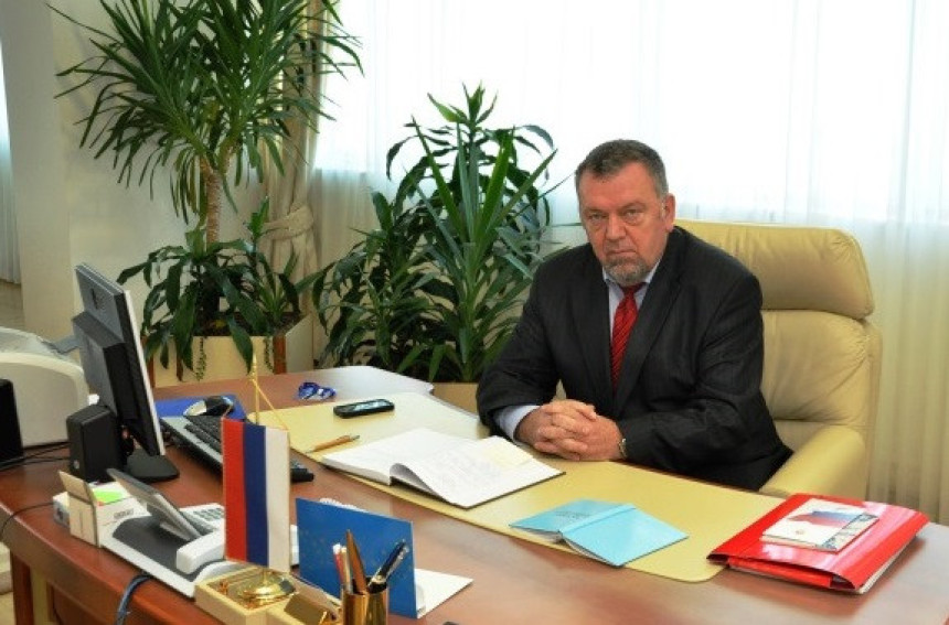 Prvo kredit Banjaluci, pa aerodrom Trebinju