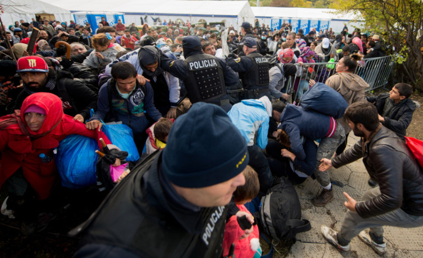 Izbjeglice probile ogradu i u Austriji