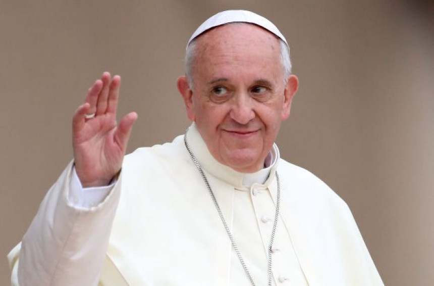 Ватикан: Папа Фрањо нема тумор мозга