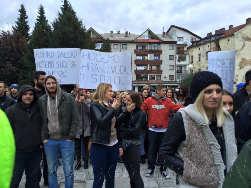 Студенти из Сарајева протестују у Травнику