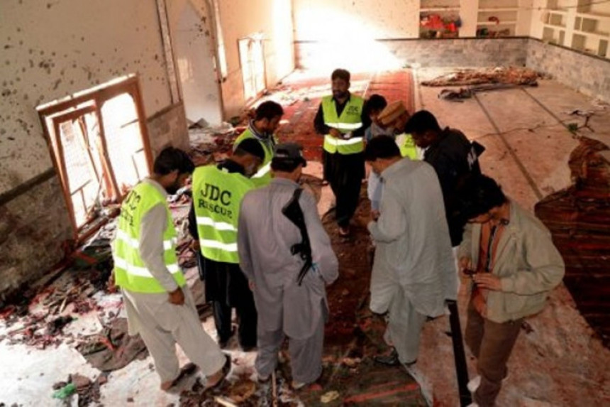 10 mrtvih u ekspoloziji bombe u džamiji
