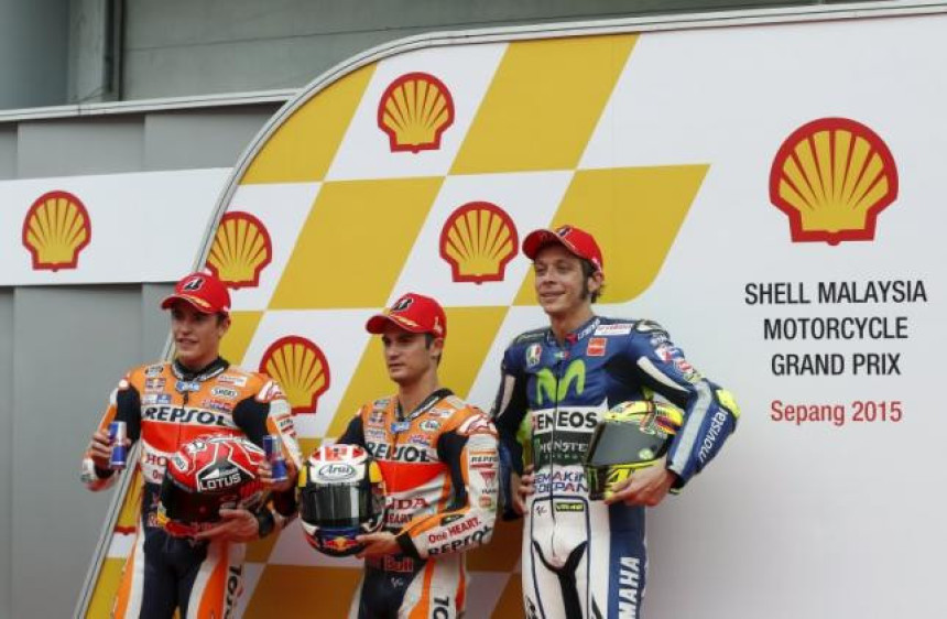 Moto GP: Rosi šutnuo Markeza u vožnji, ode titula?!