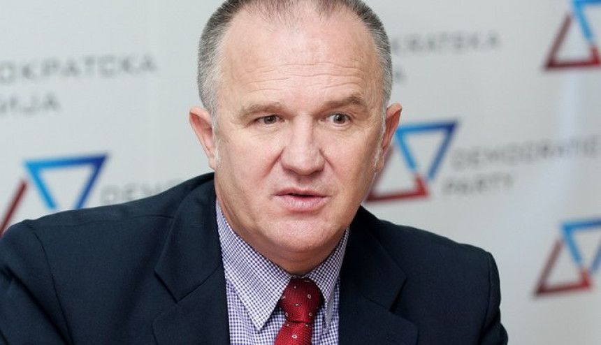 Vlast predložila zakon za progon građana