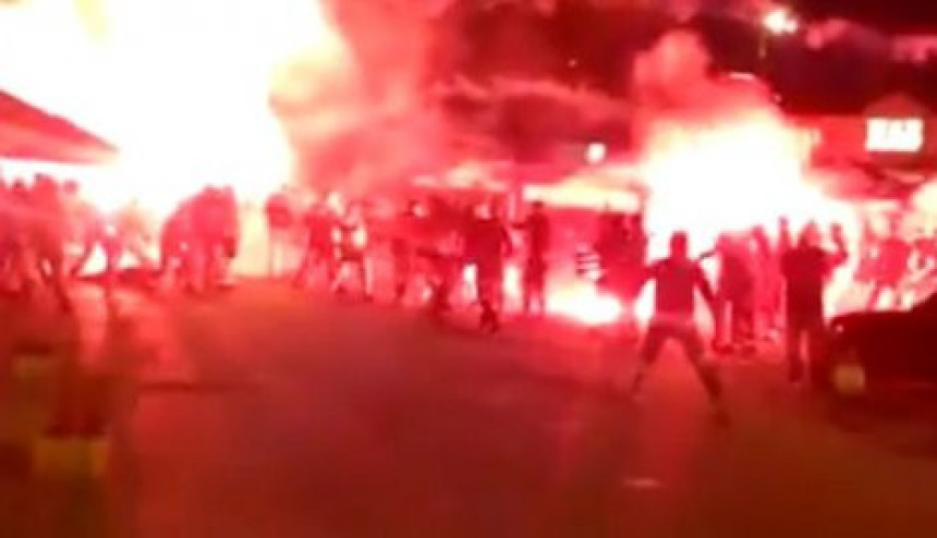 ЛШ: Хаос у Атини! Похапшене и ''Делије''!