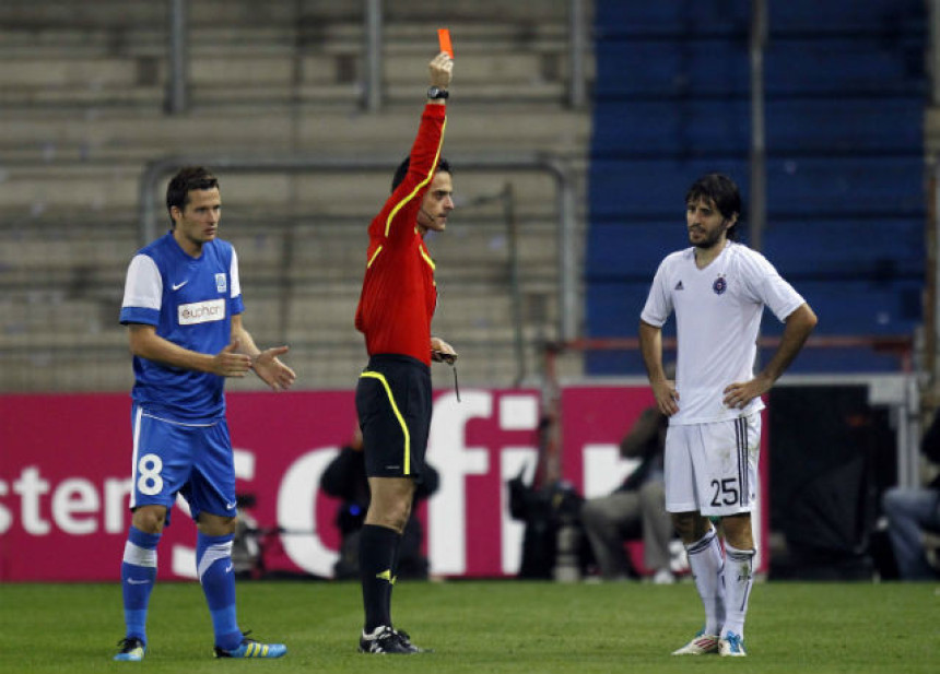 Видео, ЛЕ: Партизане - пази се црвених картона!