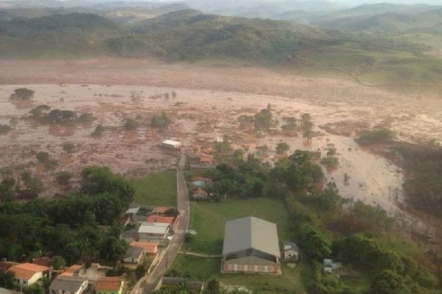 Бразил: Пукла брана, 15 мртвих, 45 несталих