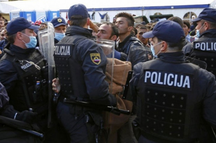 Slovačka šalje policiju da štiti granice EU