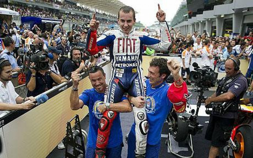 Moto GP: Na kraju - Lorenco šampion, Rosi junak!