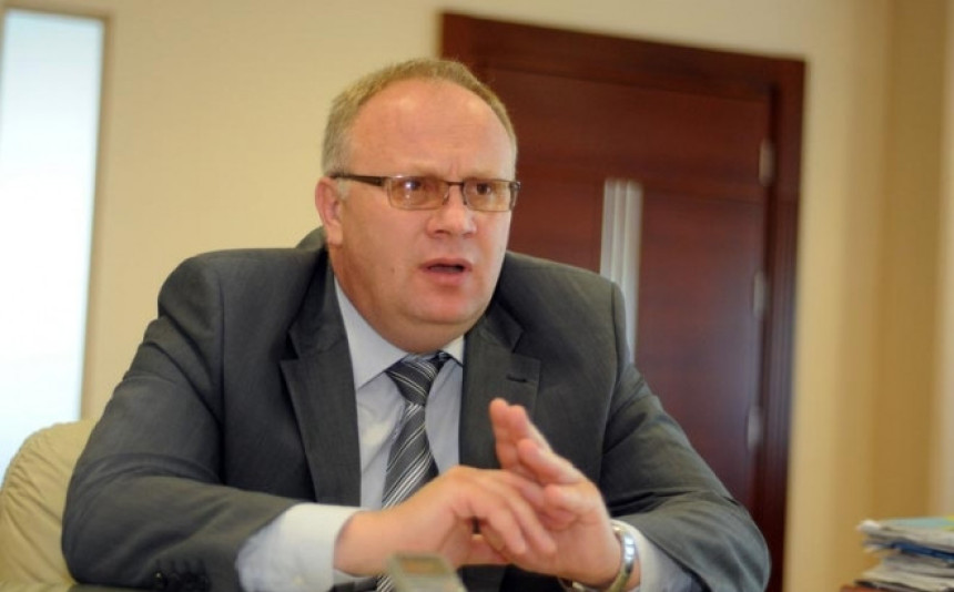 Bogdanić najavljuje smanjenje zaposlenih