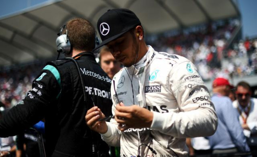 Хамилтон болестан, али вози у Бразилу!