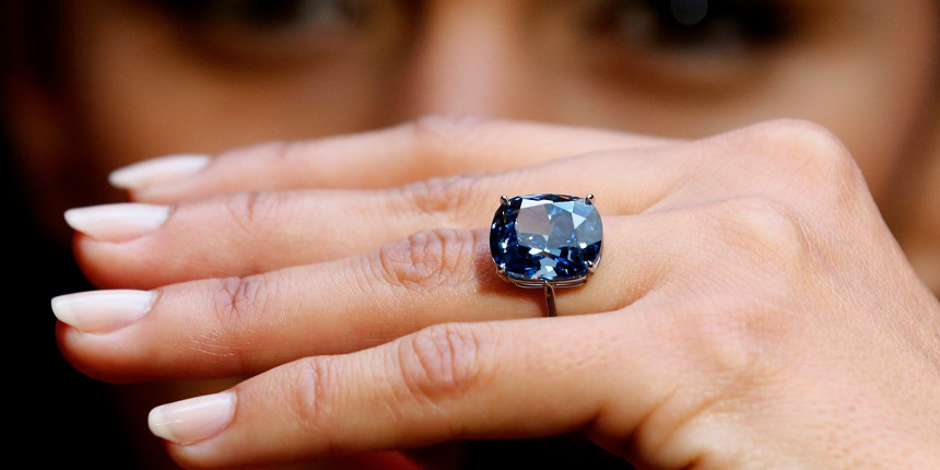 Plavi dijamant prodat za rekordnih 48,5 miliona dolara