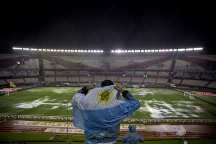 SP: Kiša odložila duel Argentine i Brazila!