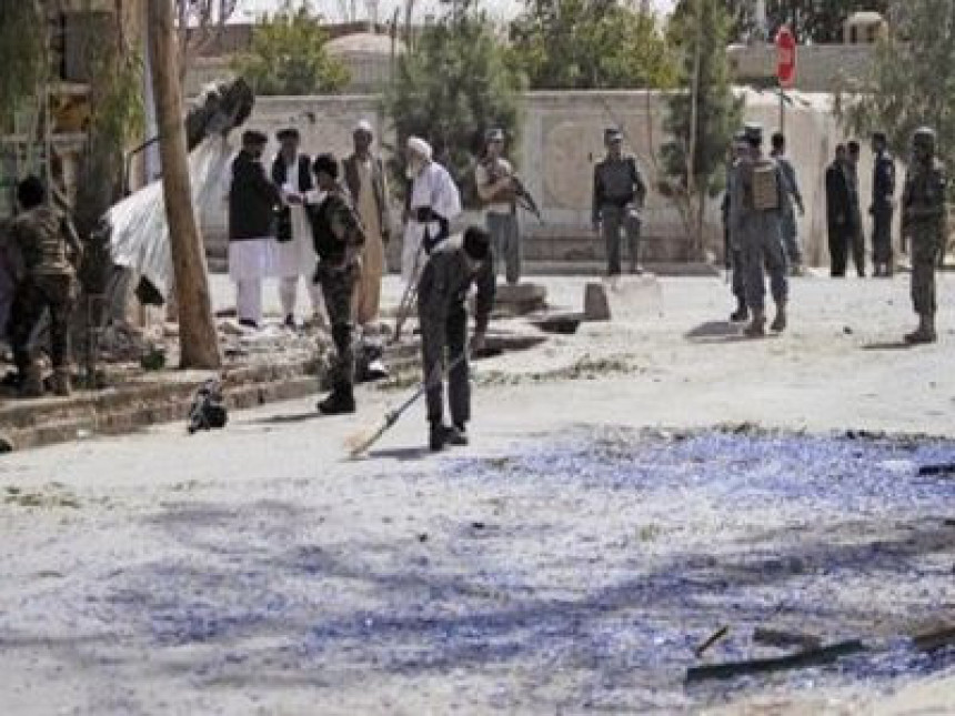 U napadu talibana poginulo dvoje ljudi, 60 povređeno